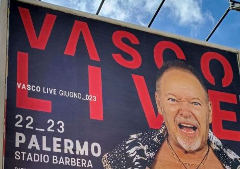 Vasco Rossi cartellone pubblicitario Palermo