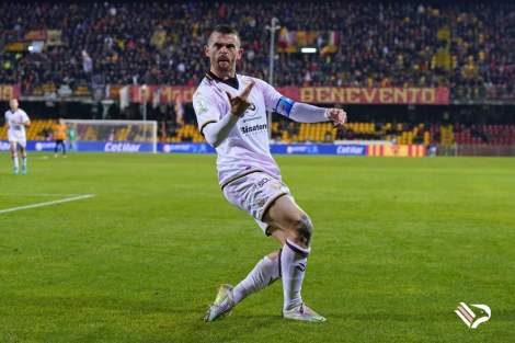 Brunori festeggia il gol sul Benevento