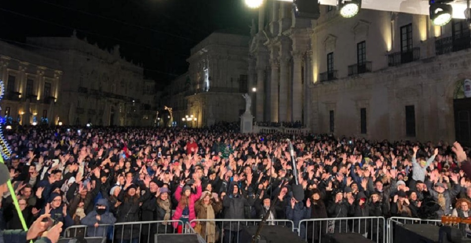 Festa in piazza Duomo a Siracusa per salutare il nuovo anno