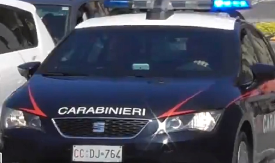 Indagano i carabinieri sulla cassa automatica rubata da una stazione di servizio