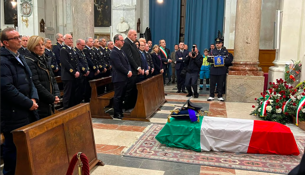 Caccia precipitato a Trapani, i funerali del pilota Fabio Antonio