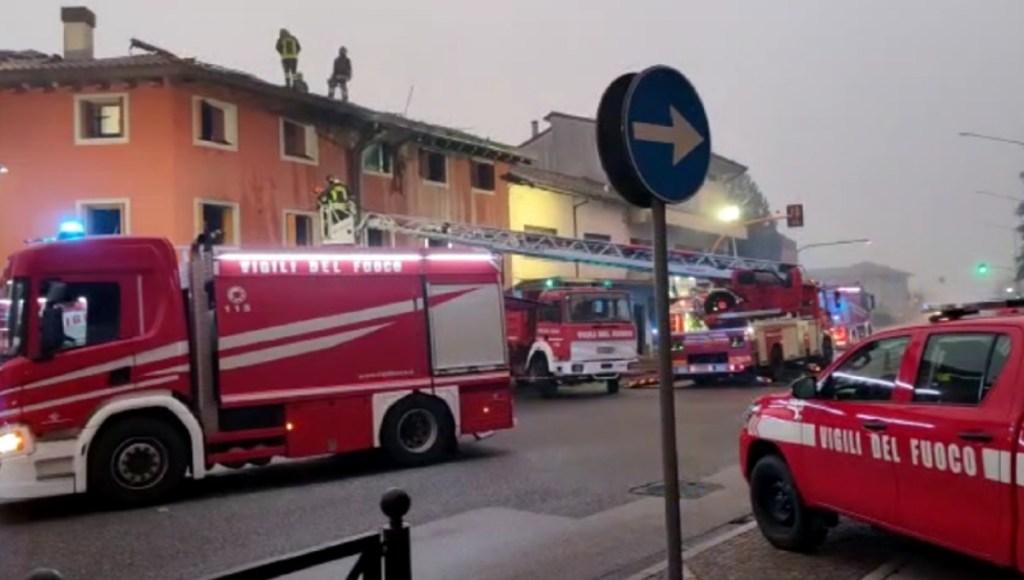 Incendio a Pasian di Prato (Udine).