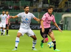 I rosa non sfondano al Barbera, il Palermo pareggia 0-0 col Como
