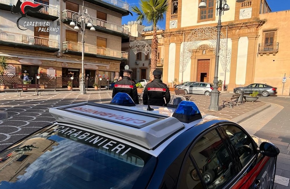 Fuga all'alt dei carabinieri, un arresto e una denuncia