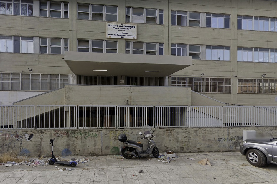 Vandali danneggiano scuola alberghiera di Palermo