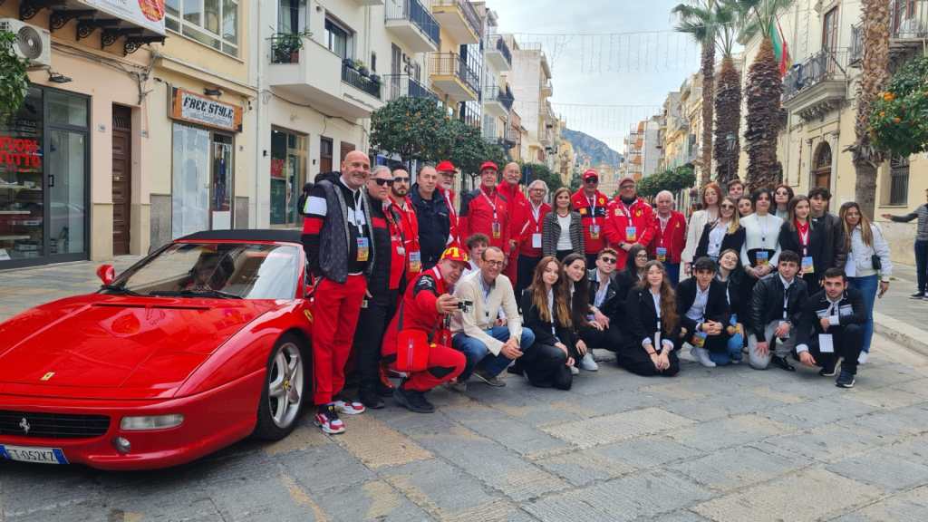 La città di Bagheria accoglie le Ferrari