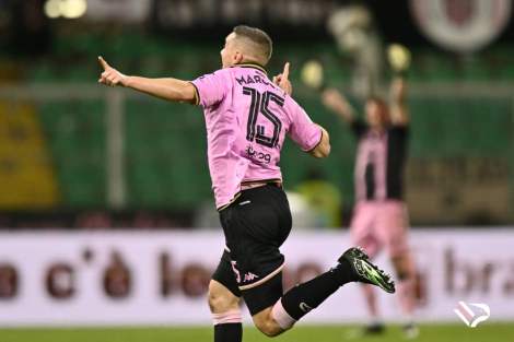 Ivan Marconi festeggia il gol della vittoria del Palermo sul Bari, serie B 2022-2023