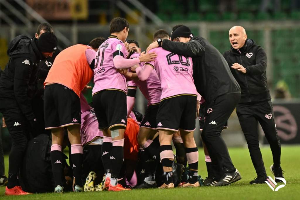 Esultanza Palermo dopo gol al Bari, serie B 2022-2023