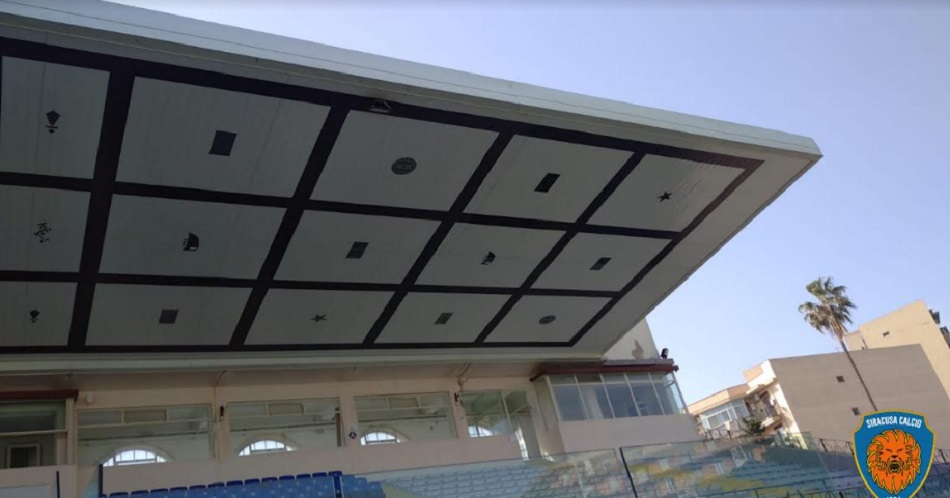 La pensilina ristrutturata della stadio di Siracusa