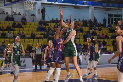 Vitola del Ragusa in azione nel match di campionato col Campobasso, serie A1 2022-2023