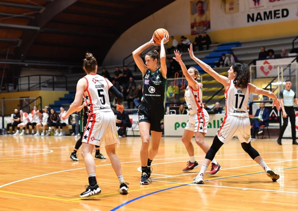 Vitola tra le protagoniste della vittoria di Ragusa a San GiovannI Valdarno, serie A1 basket femminile 2022-2023