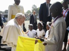 Papa Francesco “Deponiamo le armi dell’odio e della vendetta”
