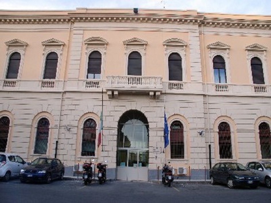 Ennesima aggressione nelle carceri siciliane, 6 detenuti si scagliano contro un agente penitenziario e lo spediscono in ospedale
