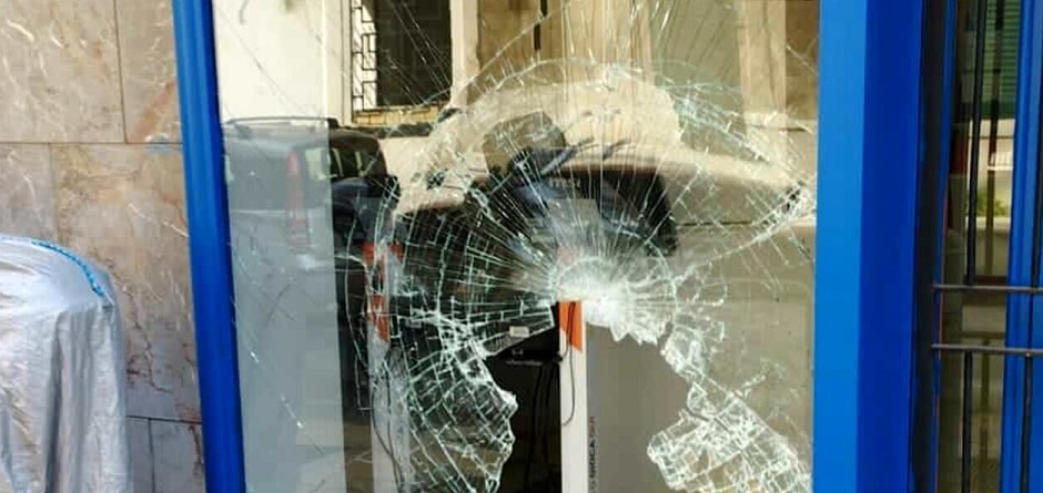 Di nuovo in azione ladri in un’agenzia di sommesse a Palermo, sfondata la vetrina per penetrare all’interno e portare via l’incasso