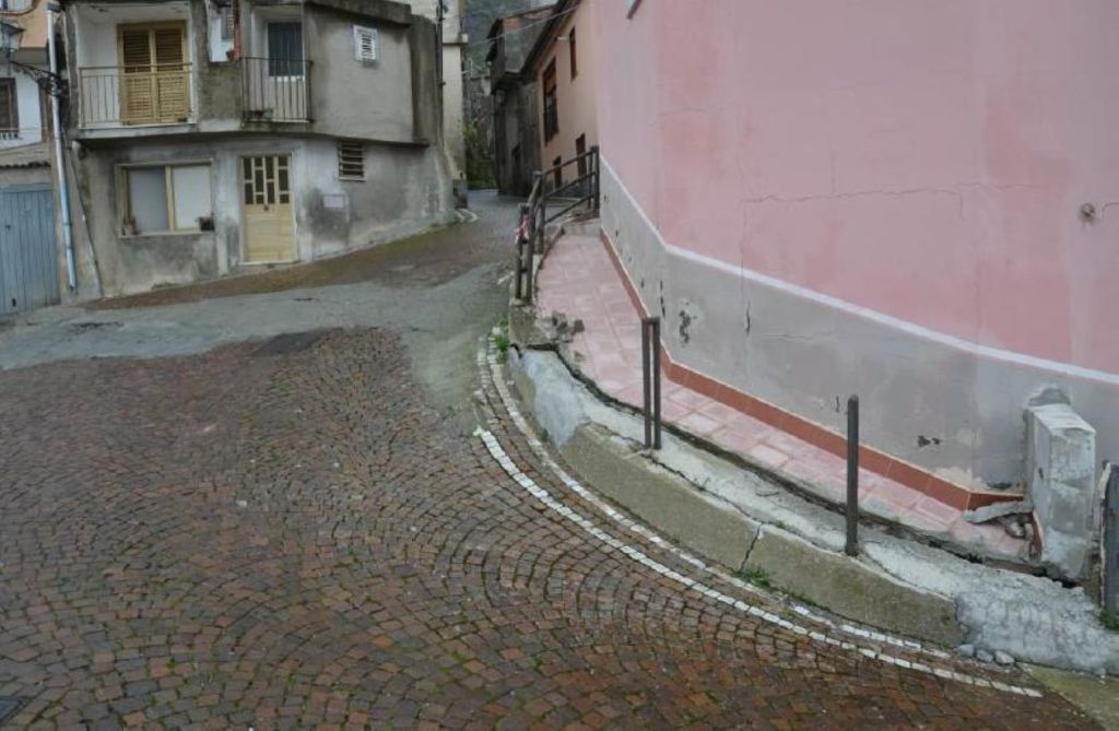 Rischio frane a Roccafiorita, interviene la Regione