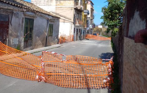 Conigliera, via Umberto Maddalena, casa pericolante