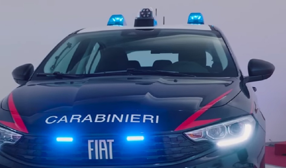 Auto in fiamme di una donna a Palermo, indagano i carabinieri