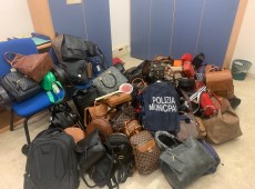Commercio abusivo a Mondello, polizia municipale sequestra un centinaio di borse e zaini