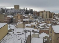 Maltempo in Sicilia, neve ad Enna e scuole chiuse per due giorni