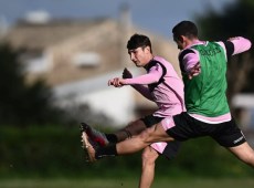 Il Palermo prepara la sfida al Genoa, in palio tre punti pesantissimi
