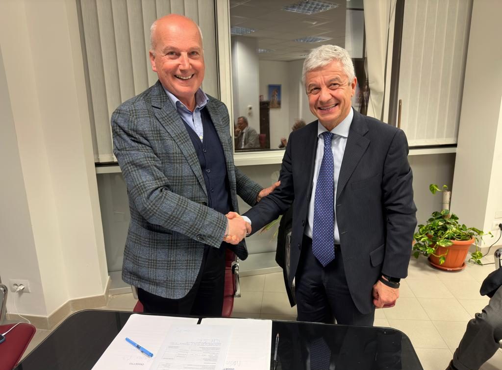 Firma nuovo policlinico