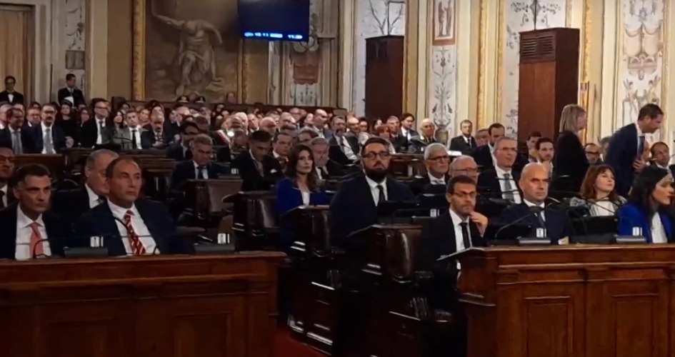C’è chi tra i parlamentari siciliani accoglie favorevolmente l’introduzione del test antidroga sollecitato dal deputato Ismaele La Vardera