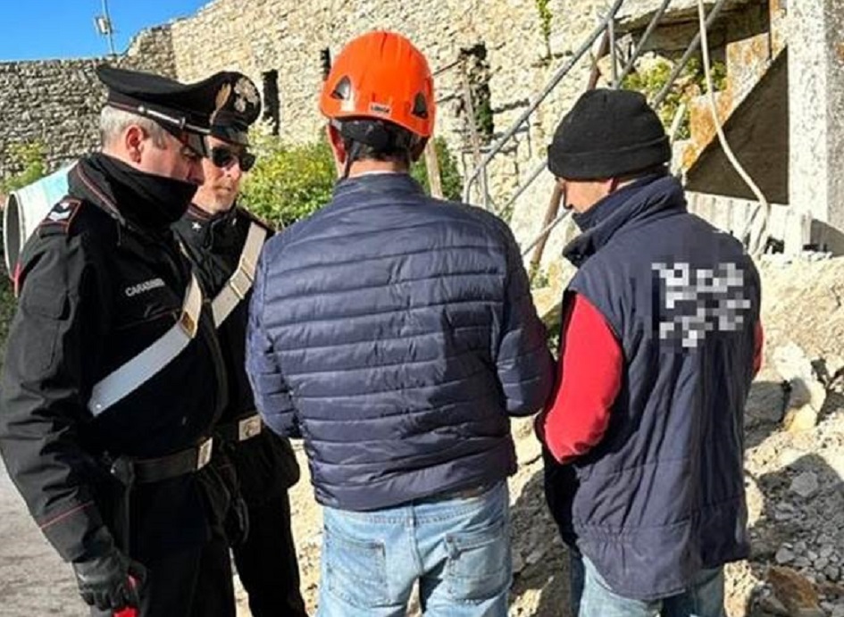 Attività ispettiva dei carabinieri nel Trapanese, scoperte irregolarità nel cantiere attivato per il restauro del Castello di Venere