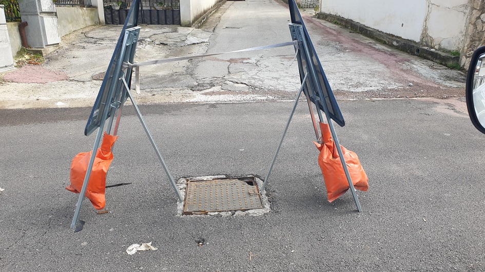 Finisce in ospedale un automobilista a Partinico, la sua auto investita da un tombino saltato in aria sulla Sp1 durante un acquazzone