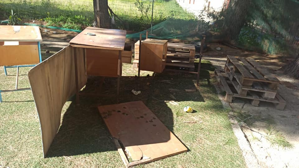 I vandali distruggono il parco giochi della parrocchia Ss.Salvatore di Partinico, tutte le attrezzature in legno rese inutilizzabili