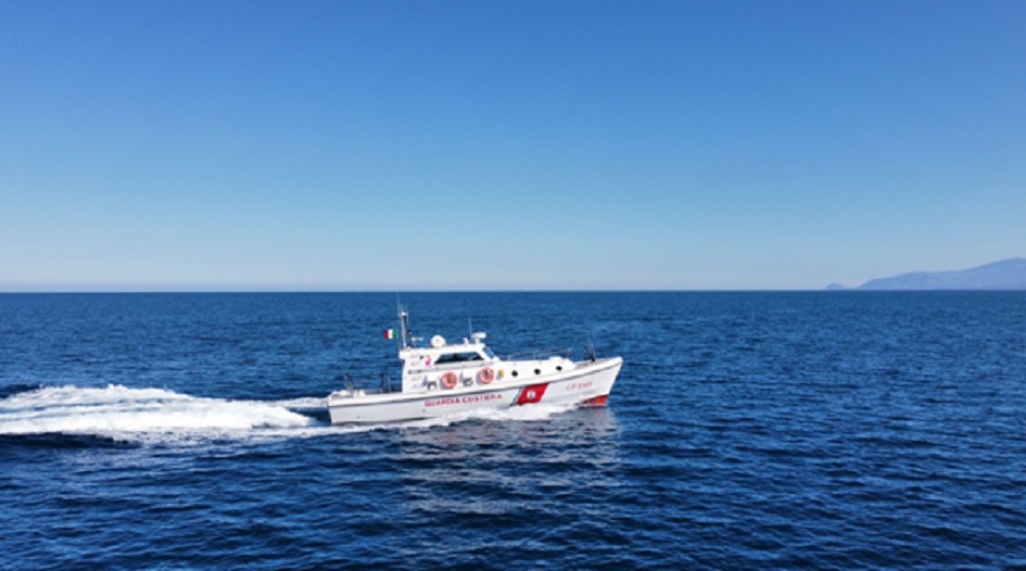 Un marittimo colto da malore in mare aperto al largo delle coste del Palermitano, salvato grazie alle operazioni della guardia costiera