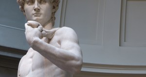 Mostra il David di Michelangelo agli studenti, preside licenziata per “pornografia”