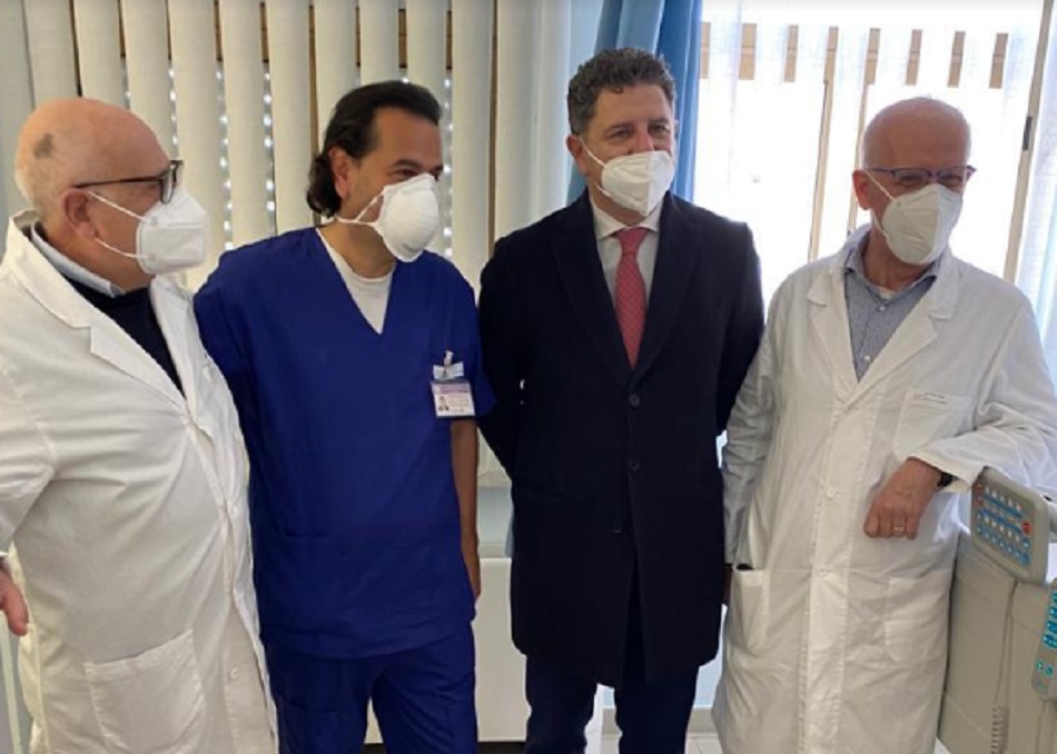 Il commissario Asp di Siracusa Ficarra con i medici dell'ospedale di Lentini