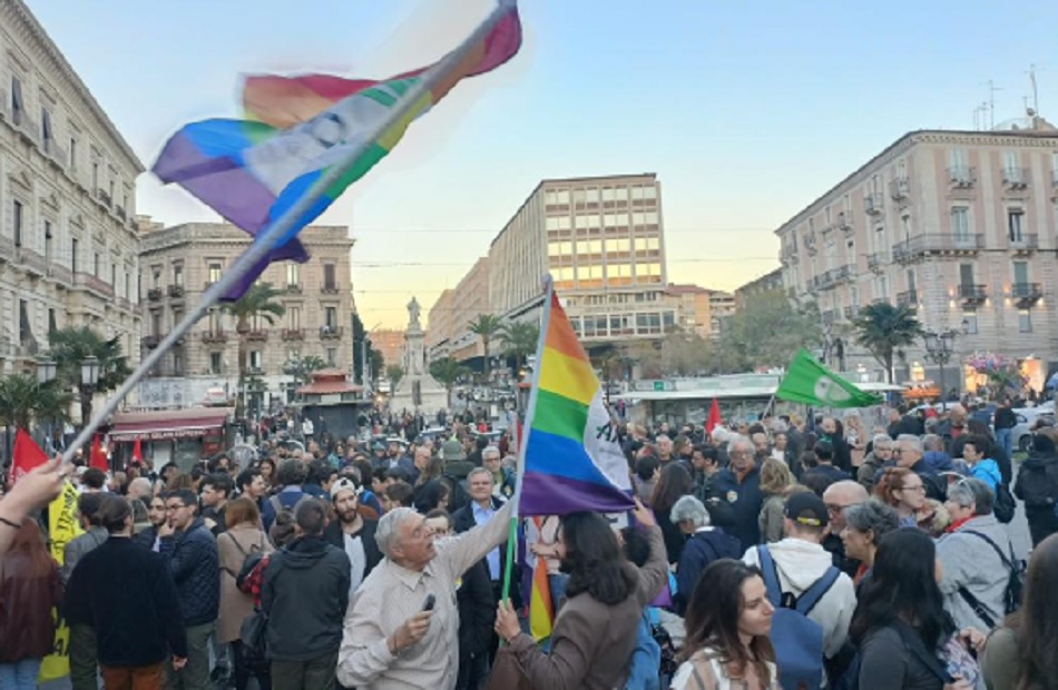 La manifestazione della comunità gay a Catania
