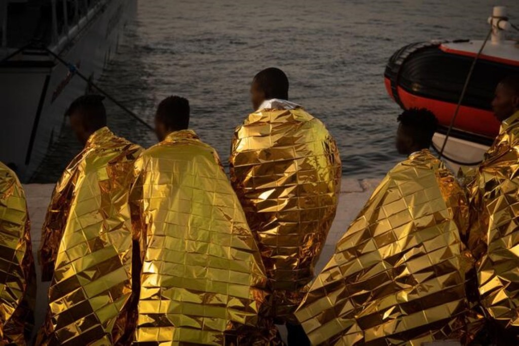 Continuano con il bel tempo gli sbarchi di migranti in Sicilia, prese d’assalto in questi giorni le coste del Trapanese