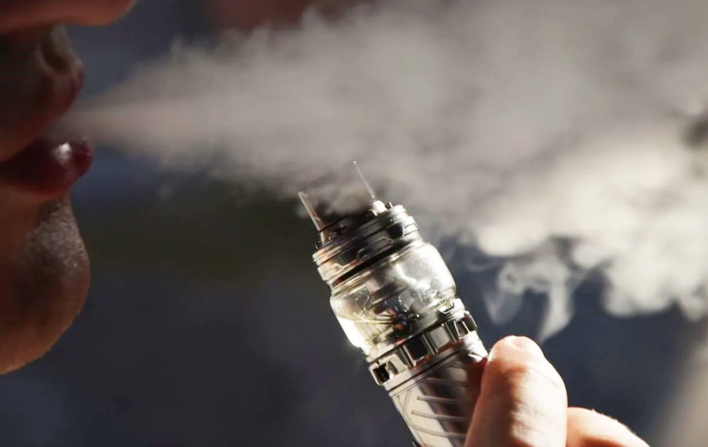 Sigaretta elettronica.