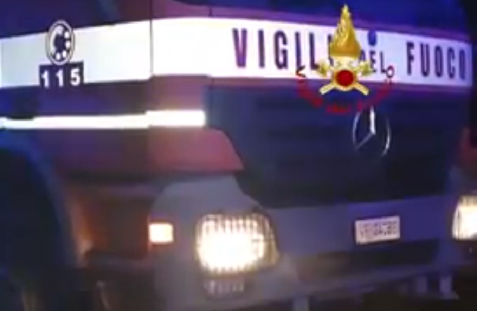 Notte movimentata a Mondello per un incendio che ha destato preoccupazione, si pensava fosse scoppiato in una villa