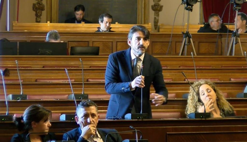 Carmelo Miceli in Consiglio Comunale - Frame Comune di Palermo