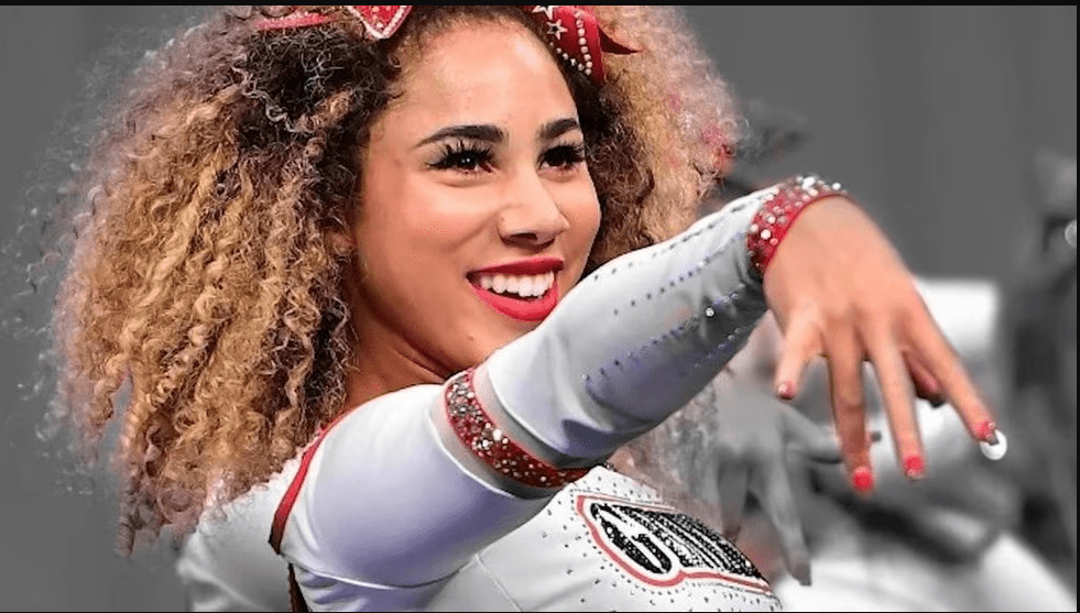 Cheerleader ferita in Texas.