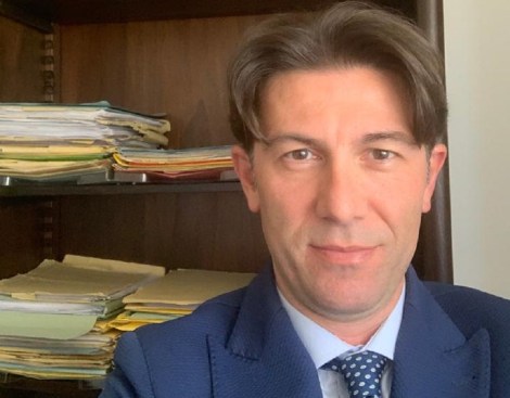 Finisce in tribunale nel Palermitano il caso di un cane che morse un docente universitario, emessa la sentenza dal giudice