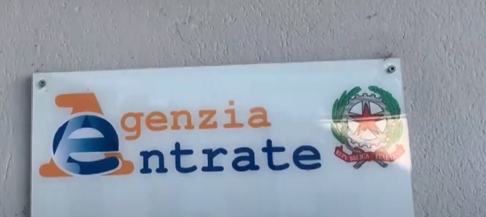 Si va verso la scadenza per aderire alla rottamazione delle cartelle che consente il taglio dei costi accessori all’importo dovuto