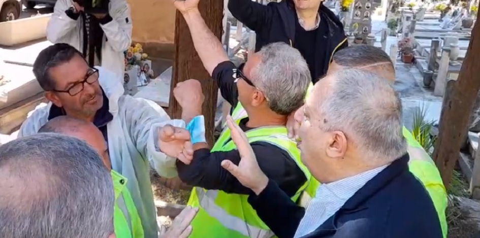 Convocata riunione dal sindaco di Palermo dopo il ritrovamento di salme all’interno di una cella frigorifera spenta al cimitero dei Rotoli