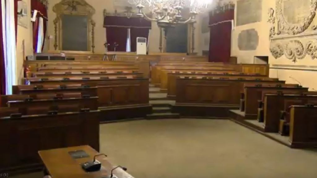 Sala delle Lapidi deserta