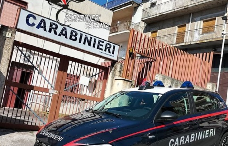 In manette due coniugi nel Catanese, con sprangate e pestaggi hanno aggredito i loro vicini di casa per il posto auto