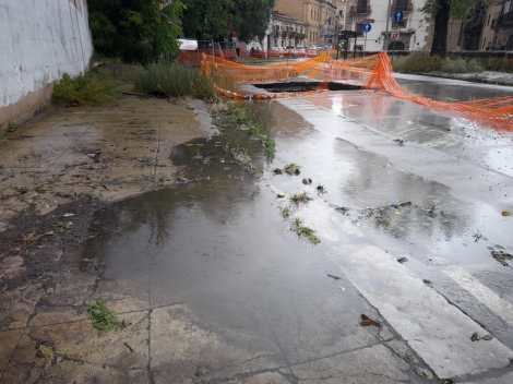 Via Matteo Bonello, area chiusa al traffico
