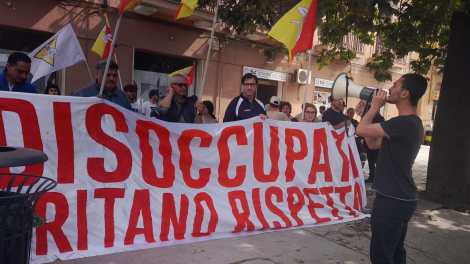 Percettori reddito protestano Prefettura Palermo