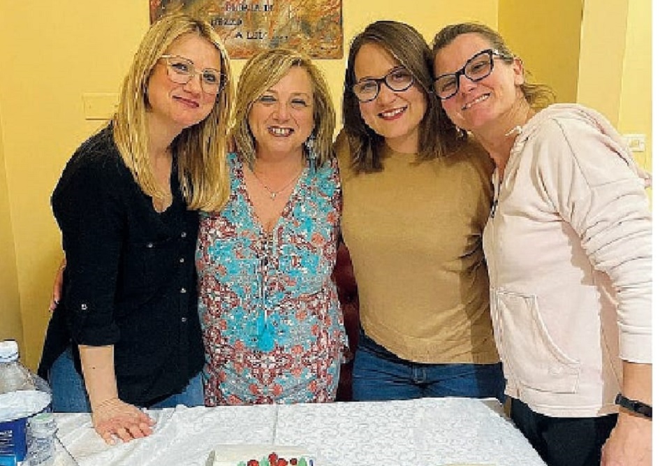 Dopo una ricerca sui social una donna di Castellammare riesce a scoprire chi era la madre biologica e abbraccia le sorelle