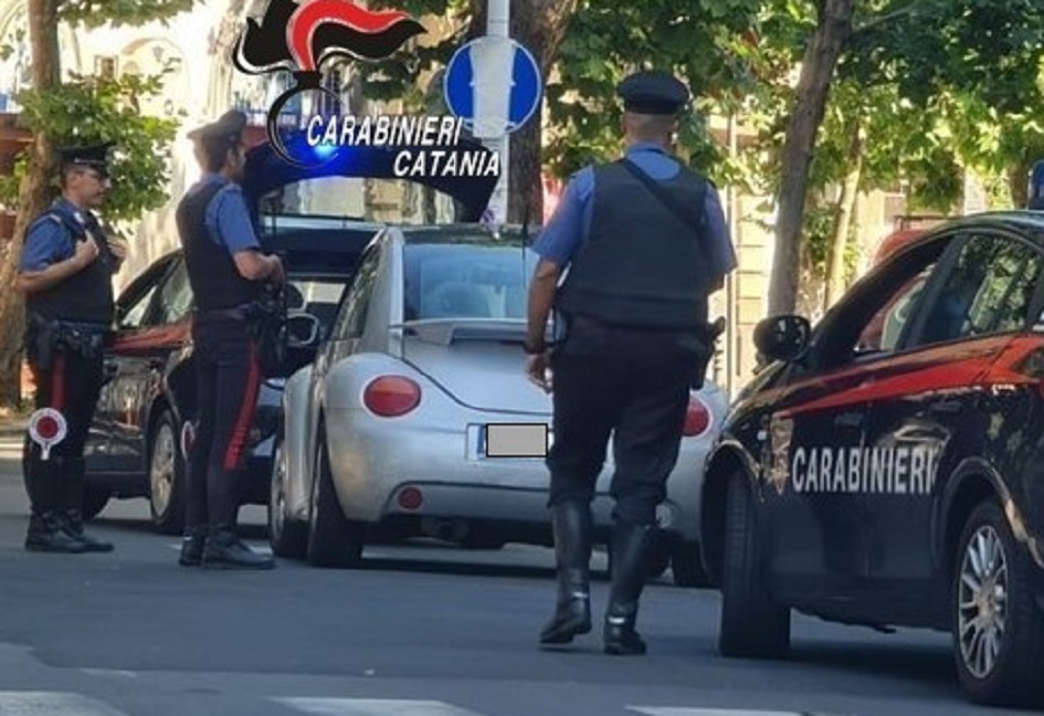 Furti di acqua a luce scoperti nel quartiere Librino di Catania, scatta anche un arresto per evasione e sanzioni per negozi non in regola