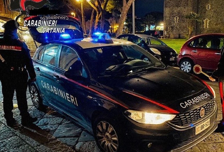 Controlli di carabinieri e polizia municipale nel commercio Catanese, scoperte carenze igieniche e ambulanti abusivi