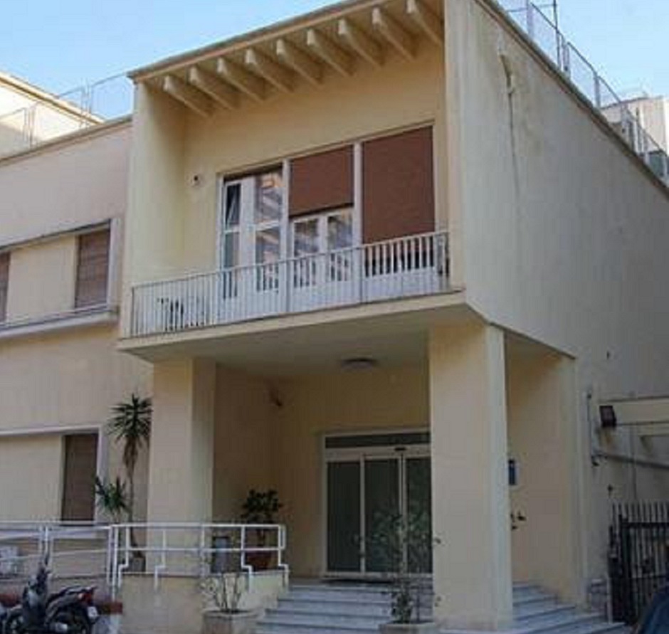 Operata al femore la donna aggredita a Palermo da alcuni vandali perché rimproverati mentre danneggiavano segnali stradali