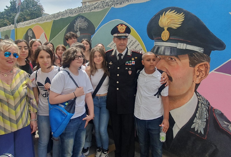 Palermo saluto generale carabinieri Galletta muro legalità 9-6-2023